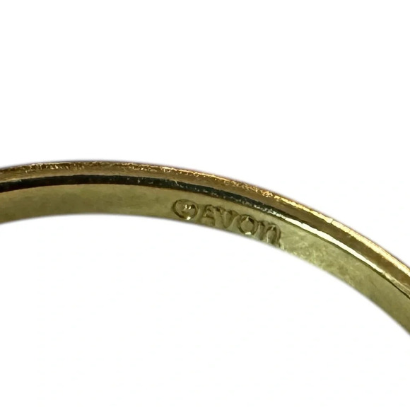 Avon | Elegant Red Lace Rhinestone Gold Tone Ring (9.75) - Picture 5 of 5